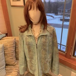 Ladies suede jacket. Lightweight. Dress up or down. Beautiful piece.